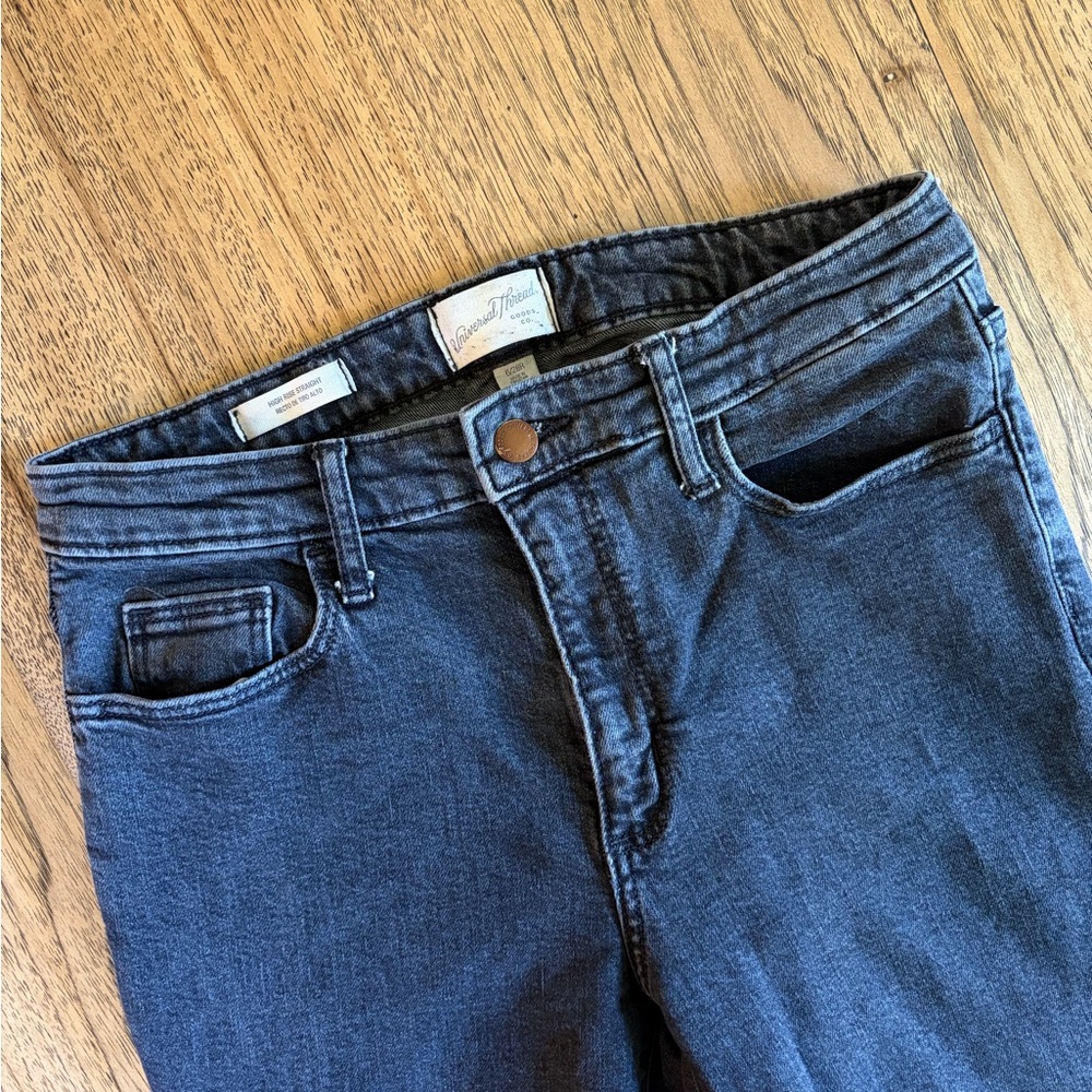 Universal Thread High Rise Straight Jeans. - Picture 3 of 3